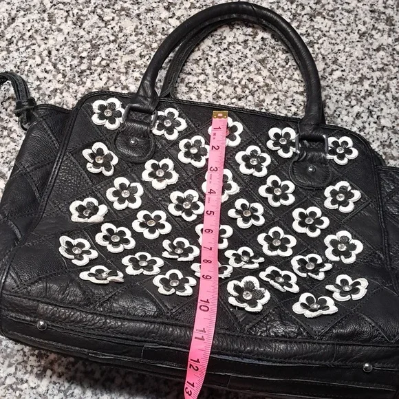 Ameri leather Black & White leather Handbag With Flowers And Diamonds - Picture 12 of 15